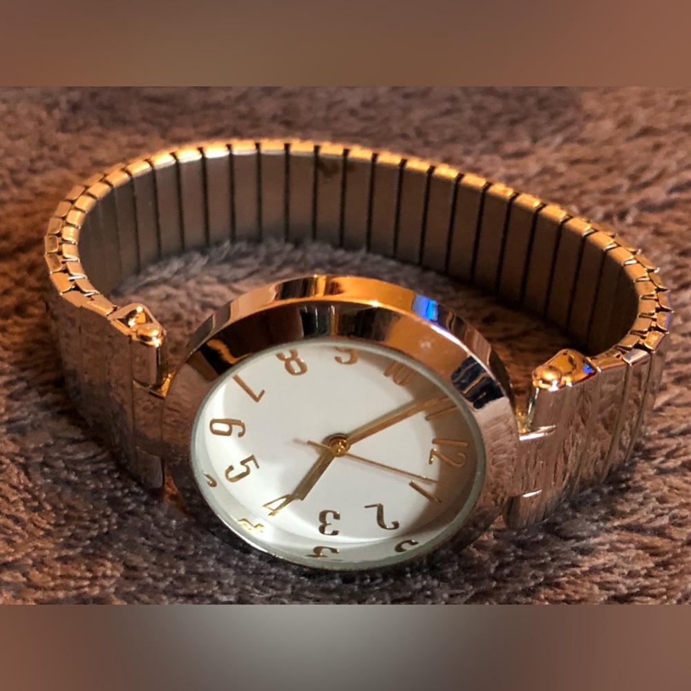 LADIES' QUARTZ WATCH UNBRANDED SHINY BAND AND BEZEL - QUARTZ